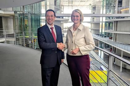 Работна среща на посланик Григор Порожанов с председателя на Комисията по туризъм в Германския Бундестаг