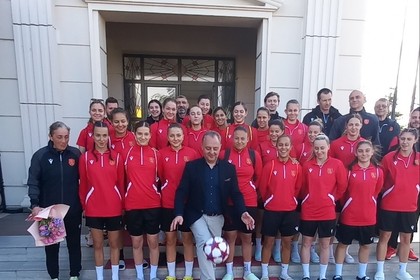 Подкрепа за нашите момичета от националния отбор по футбол