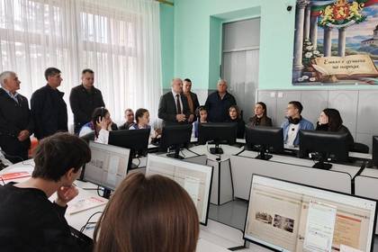 Oткриване на лингафонен кабинет в БНУ „Българче“, реализиран по одобрен проект на Татарбунарското районно българско културно-просветно дружество „Родолюбие“, с председател Борис Кичук, гр. Татарбунари