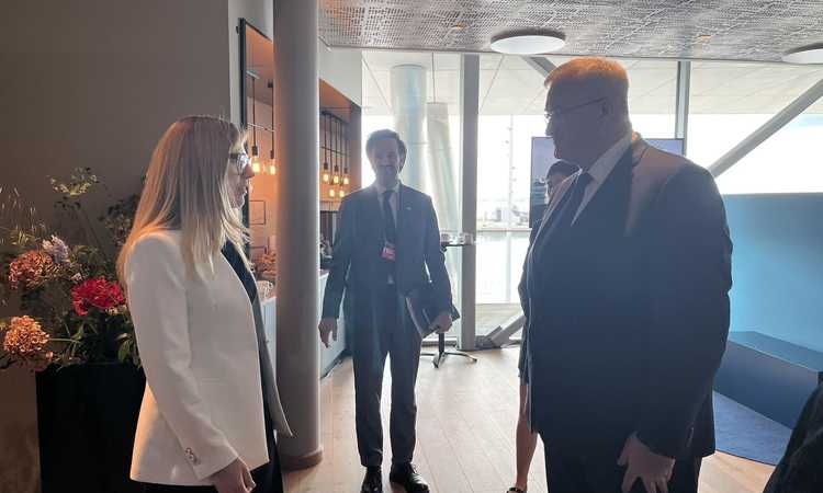 Министър Велислава Петрова проведе среща с украинския външен министър Андрий Сибига