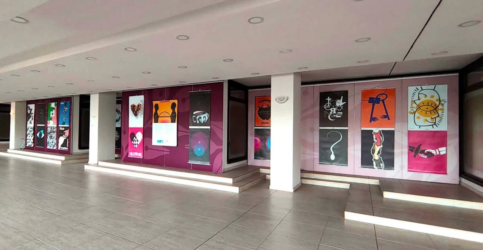 The exhibition "Connectedness" is on display at the Ministry of Foreign Affairs