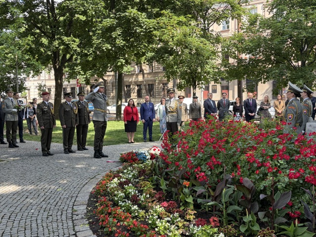 С церемония се отбеляза  2 юни на брега на Дунава в Братислава