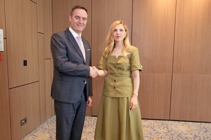 Министър Петрова се срещна с косовския си колега Глаук Конюфца