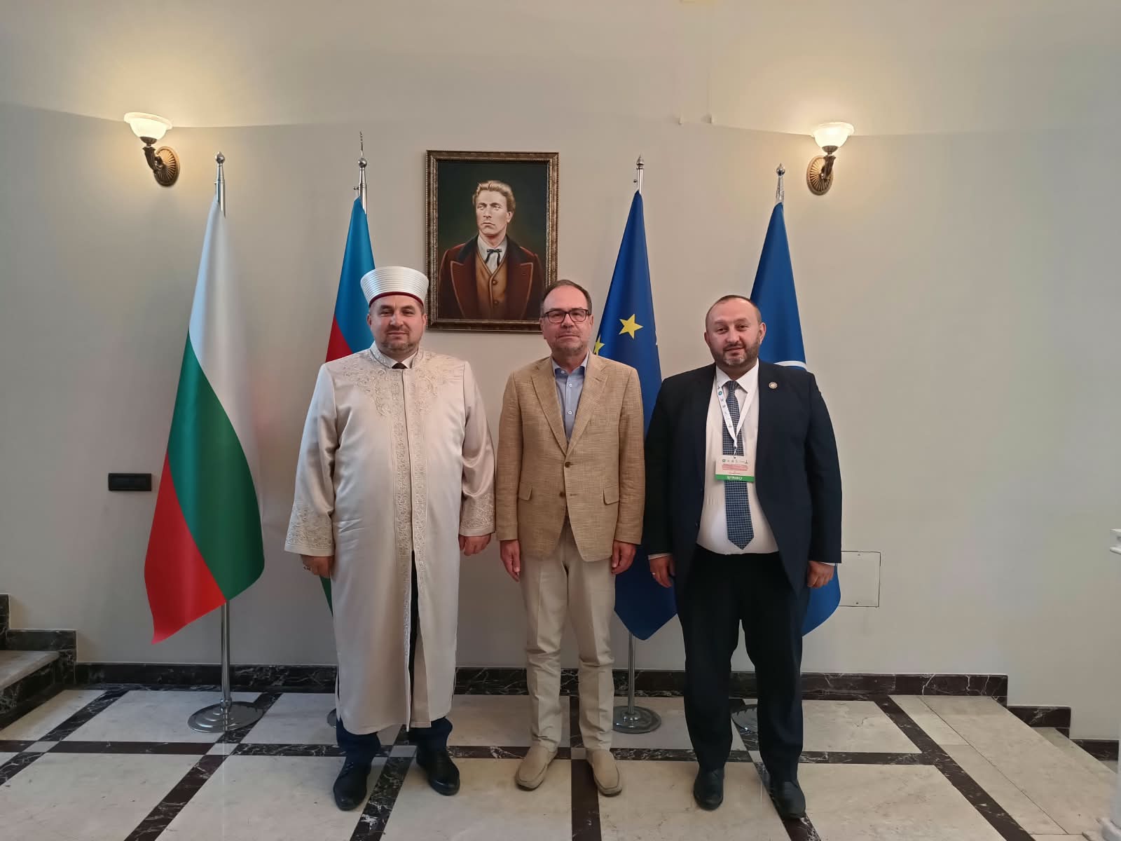 Среща на посланик Руслан Стоянов с главния мюфтия на Република България д-р Ахмед Хасанов и със заместник главния мюфтия г-н Бейхан Мехме