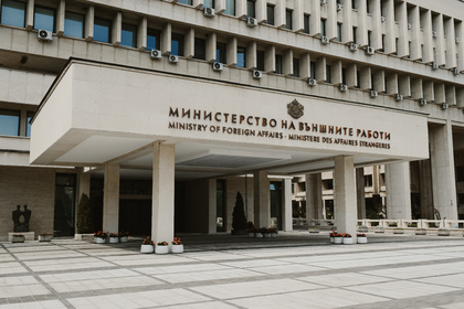 Министър Велислава Петрова подписа проект на решение на МС за отзоваване на посланика на България в ОАE