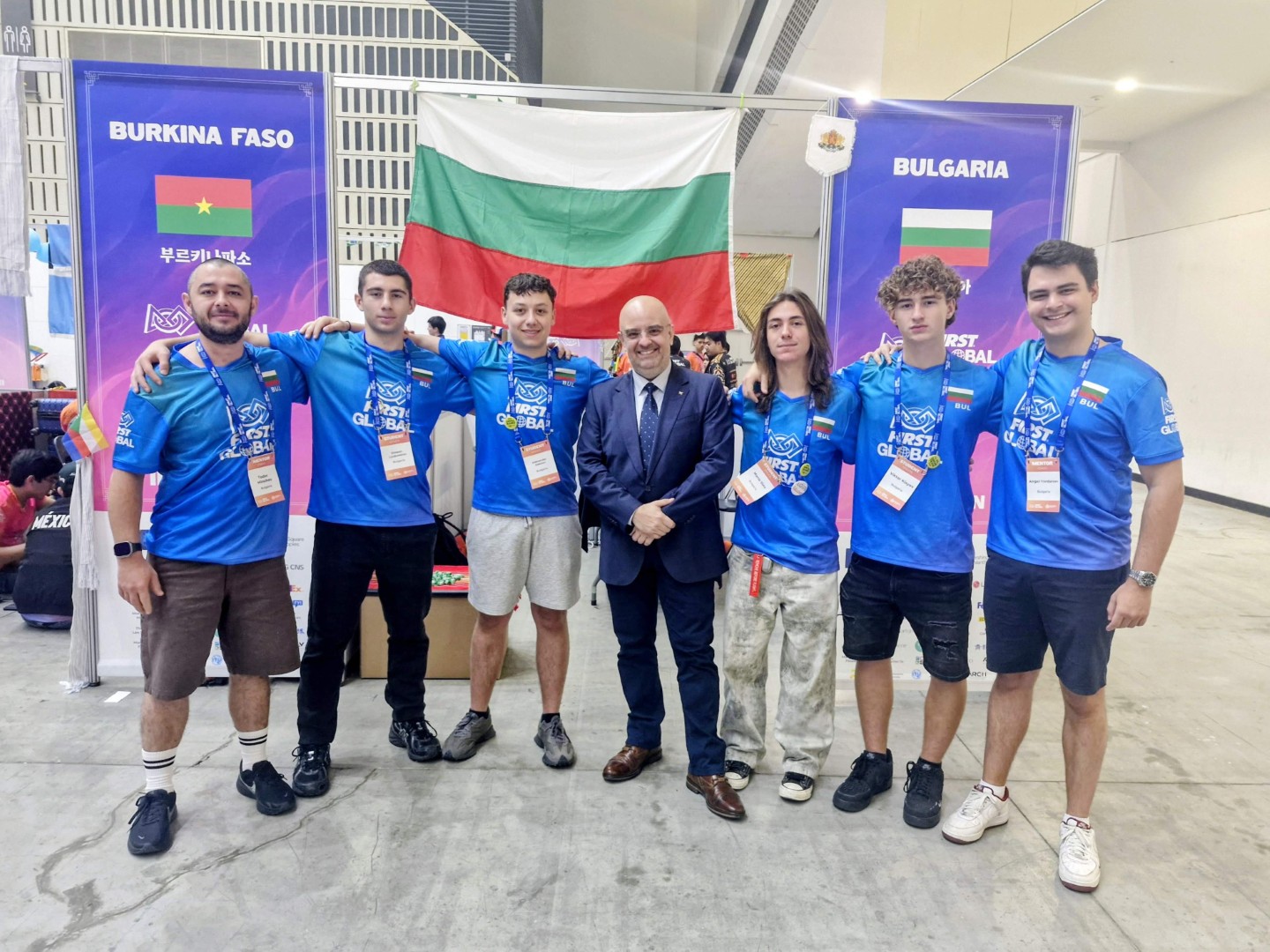 Български отбор в световната надпревара по роботика FIRST Global Challenge 2026 в Република Корея