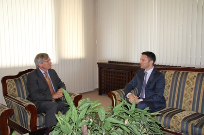 Министър Кристиан Вигенин се срещна с посланик Матиас Хьопфнер