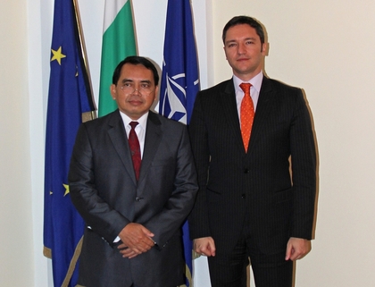 Minister Kristian Vigenin met with the Ambassador of Indonesia Bunyan Saptomo