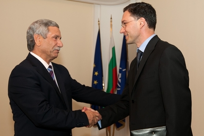 Minister Daniel Mitov met with Ambassador Shaul Khamisa Raz