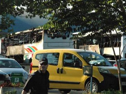 Шестима загинали и 32 ранени при взрив на туристически автобус до летище Сарафово