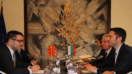Министър Кристиан Вигенин се срещна  с вицепремиера на Р Македония Фатмир Бесими