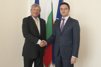 Министър Вигенин се срещна с германския посланик Матиас Хьопфнер