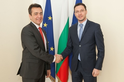Министър Даниел Митов се срещна с френския посланик