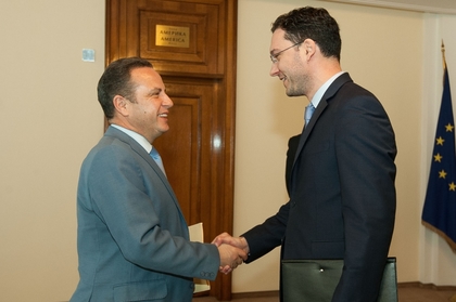 Среща на външния министър с посланика на Република Косово