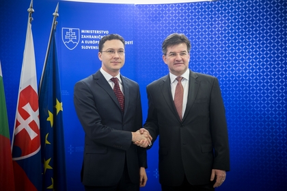 Министър Даниел Митов е на първото официално посещение в Словашката република на ниво външен министър от 1999-та година насам