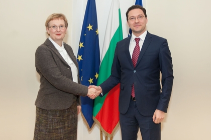 Среща на министър Митов с новоназначения посланик на Кралство Швеция в България