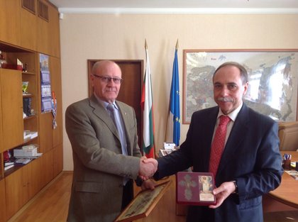 Среща на посланик Бойко Коцев с президентa на Тамбовската областна търговско-промишлена палата Николай Калинов