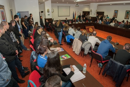 Министър Даниел Митов изнесе лекция пред студенти от УНСС