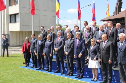 Mинистър Даниел Митов подписа Протокол за присъединяването на Черна гора към НАТО