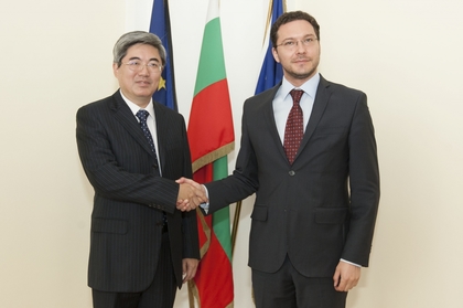 Министърът на външните работи Даниел Митов се срещна с посланика на Китай Джан Хайджоу