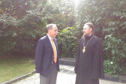 Посланик Бойко Коцев се срещна с игумен Иннокентий, иконом на Даниловския манастир 