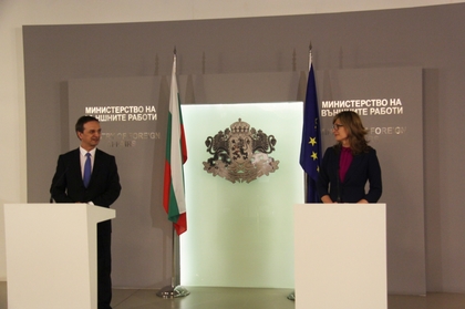 Приемственост във външната политика, модернизация на дипломатическата служба и реформи за всички български граждани