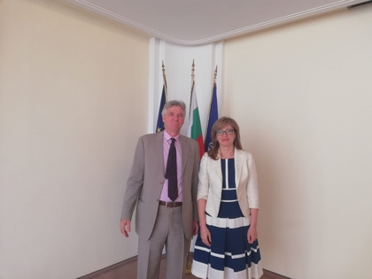 Министър Захариева прие швейцарския посланик