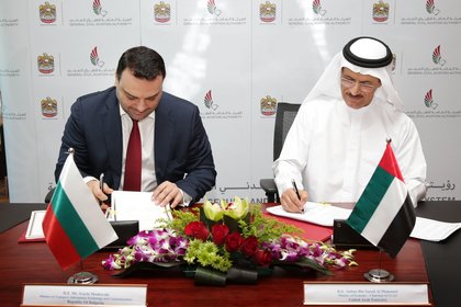 Министър Московски и  министърът на икономиката на Обединените арабски емирства Султан бин Саед ал Мансури подписаха спогодба за въздушен транспорт