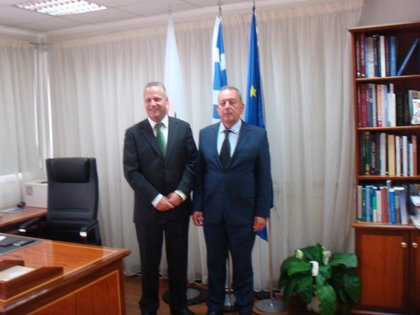 Среща на посланик Георгиев с министъра на образованието и културата