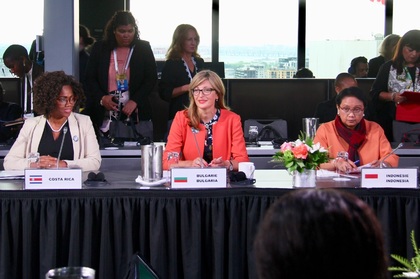 Захариева: България е на първо място в ЕС по дял на жените в ИТ