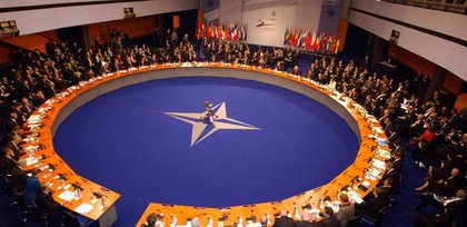 Постоянният представител на България подготви „българския отбор” за Младежката среща на върха на НАТО в Брюксел