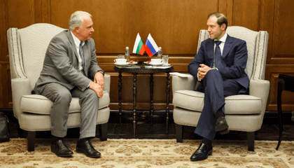 Среща на посланик Кръстин с министър Денис Мантуров