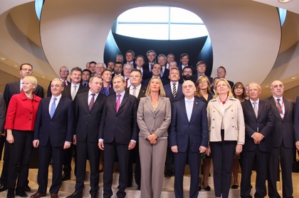 Външните министри от ЕС обсъдиха миграцията, Либия, референдума в Република Македония, изборите в Босна и Херцеговина, както и приеха нови санкции за използване на химическо оръжие