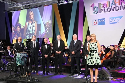 Вицепремиерът Захариева бе почетен гост на  откриването на 19-ия бал на германската икономика