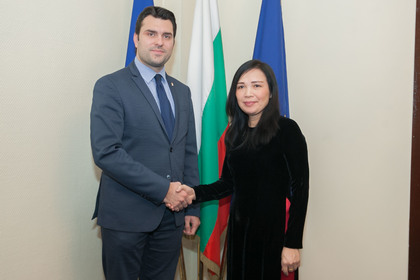 Заместник-министърът на външните работи Георг Георгиев проведе прощална среща с посланика на Виетнам в България, Н. Пр. г-жа Нгуен Тхи Хонг Оан