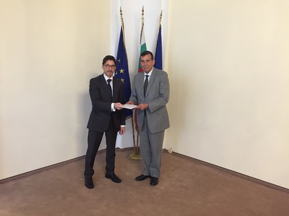 Новият посланик на Перу връчи копия на акредитивните си писма