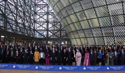 Вицепремиерът Захариева: Инвестираме в мир и сигурност в Африка