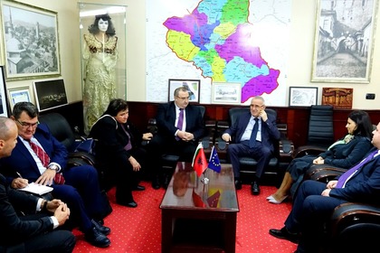 Посещение на посланик Райчевски и дипломати в град Елбасан