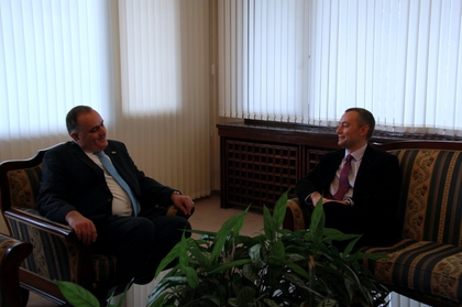 Николай Младенов се срещна с грузинския посланик