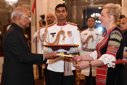 Посланик Елеонора Димитрова връчи акредитивните си писма на президента на Република Индия