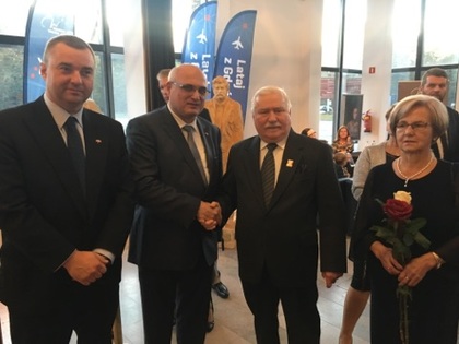 Ambassador Yalnazov greeted Lech Walesa for his anniversary 