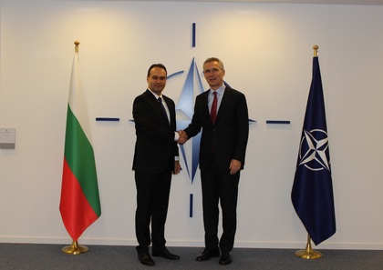 Новият български постоянен представител в НАТО Драгомир Заков връчи акредитивните си писма