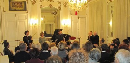 Концерт на трио за цигулка, пиано и виолончело в българското посолство в Париж