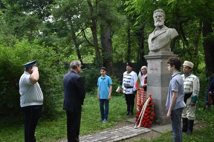 Българите в Букурещ почетоха паметта на Христо Ботев и на загиналите за свободата на България