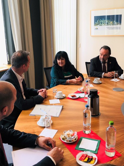 Посланик Мая Добрева се срещна с председателя на Немската общност в Белгия Оливър Пааш