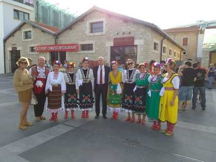 Екатерина Захариева поздрави българите в Кипър за фестивала „Соватчии“