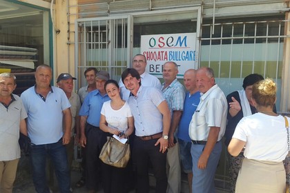 Българското дружество "Осем" откри своя приемна в Берат