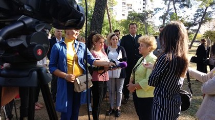 Посланик Плугчиева се включи в кампанията „Да раззеленим гората!“