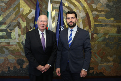 Георг Георгиев и членовете на Контактната група за борба с антисемитизма се срещнаха с равин Андрю Бейкър