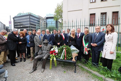 В Милано откриха паметник на Пенчо Славейков 